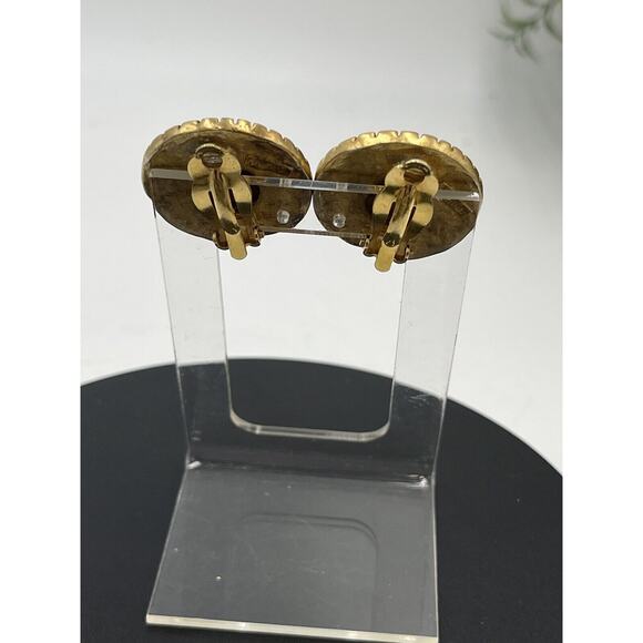 ANN TAYLOR Vintage Gold Tone Glass Tiger Eye Designer Cabochon Clip Earrings - Picture 5 of 10